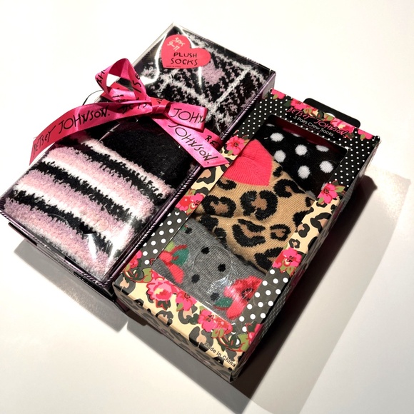 NWT Betsey Johnson 2 Box Sets (6 Pairs) Gift Socks Plush  Crew Leopard Striped - Picture 1 of 5